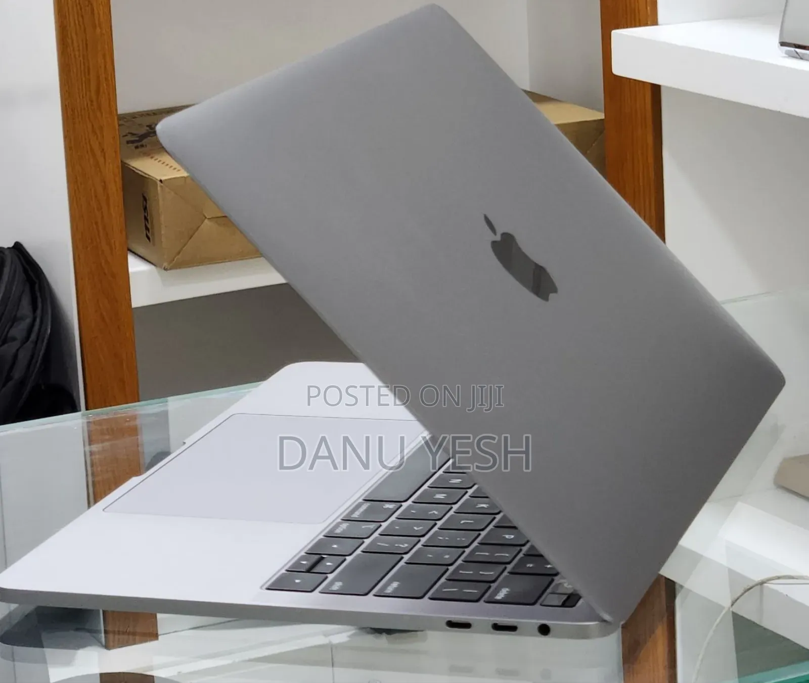 New Laptop Apple MacBook Air 2020 M1 16GB Apple M1 SSD 256GB