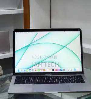 New Laptop Apple MacBook Pro 2019 16GB Intel Core i7 SSD 1T