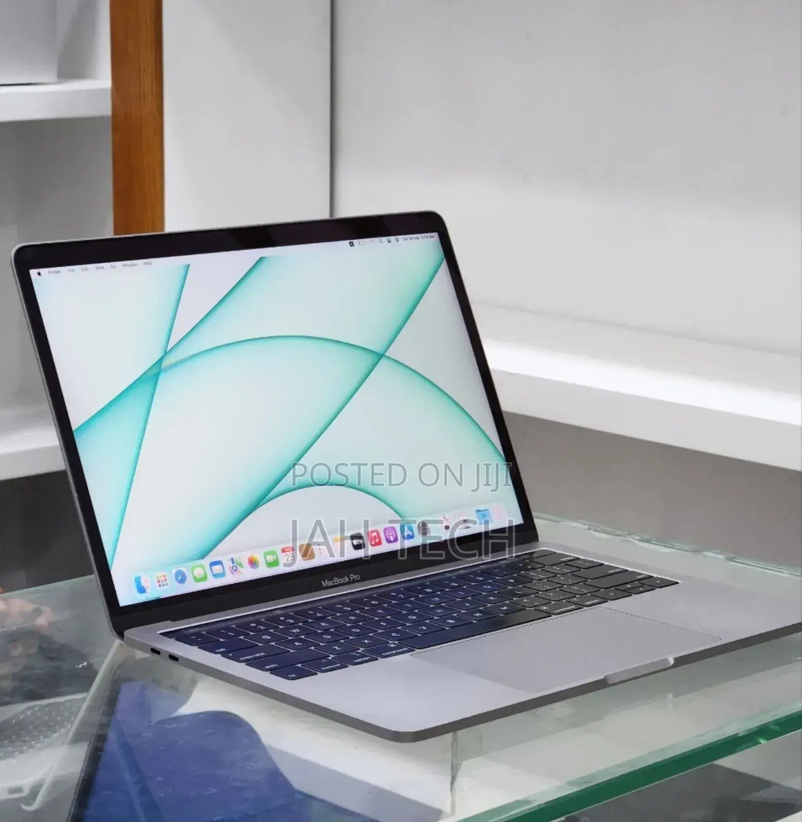 New Laptop Apple MacBook Pro 2019 16GB Intel Core i7 SSD 1T