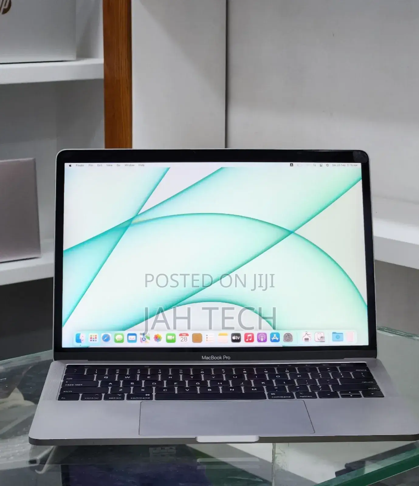New Laptop Apple MacBook Pro 2019 16GB Intel Core i7 SSD 1T