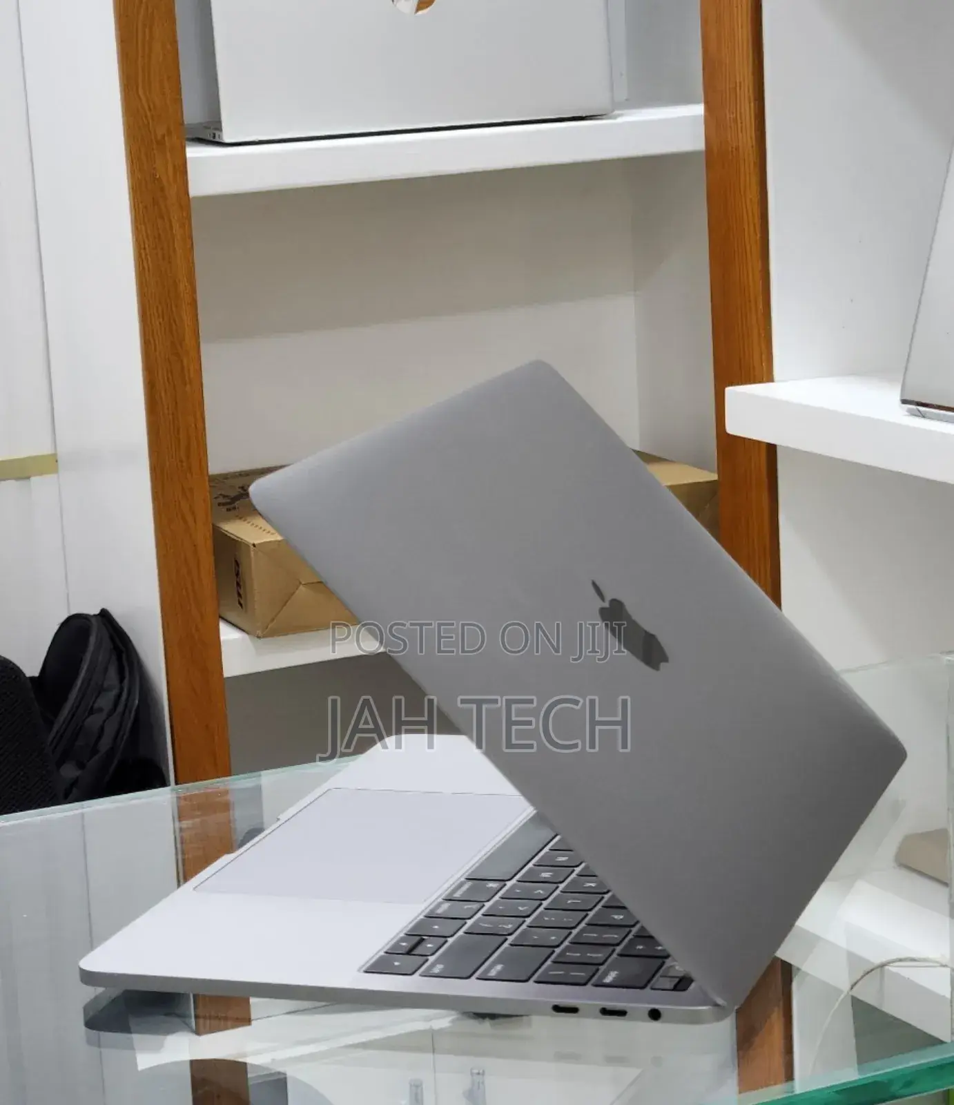 New Laptop Apple MacBook Pro M1 16GB Apple M1 SSD 256GB