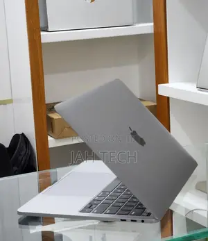 New Laptop Apple MacBook Pro M1 16GB Apple M1 SSD 256GB