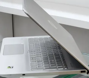 New Laptop HP Envy 15 8GB Intel Core i5 HDD+SSD 1T