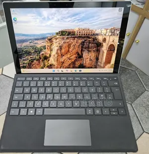 New Laptop Microsoft Surface 16GB Intel Core i7 SSD 256GB