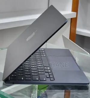 New Laptop Apple MacBook Pro 2024 M3 14-inch 16GB Apple M3 SSD 512GB