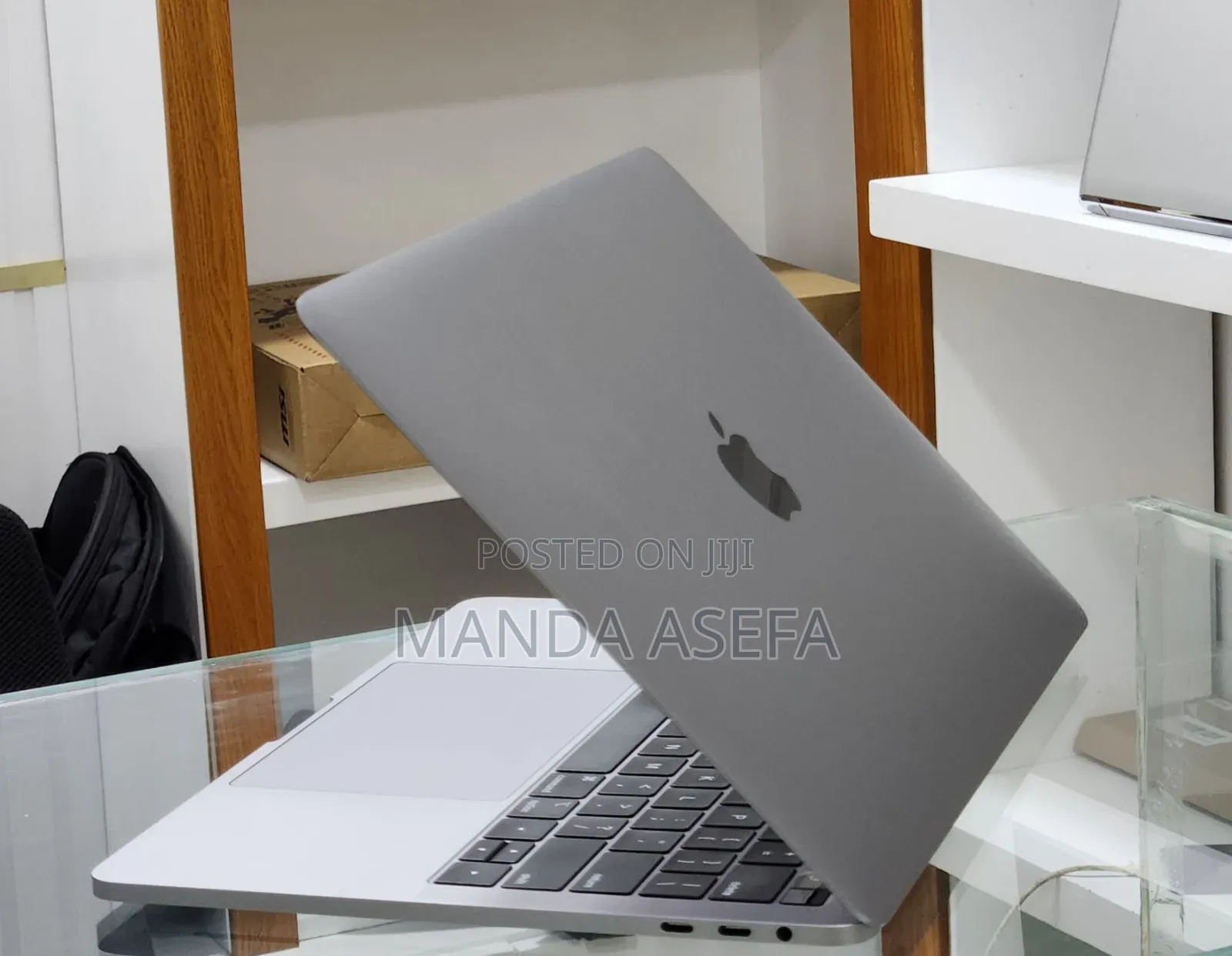 New Laptop Apple MacBook Pro 2020 M1 16GB Apple M1 SSD 256GB