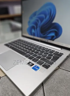 New Laptop HP EliteBook 830 G8 16GB Intel Core i5 SSD 512GB