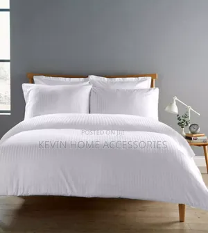 ኮምፈርት Quality White Striped Comforters