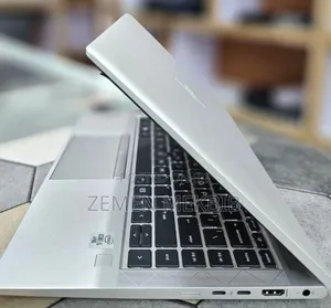 New Laptop HP 16GB AMD Ryzen 5 SSD 512GB