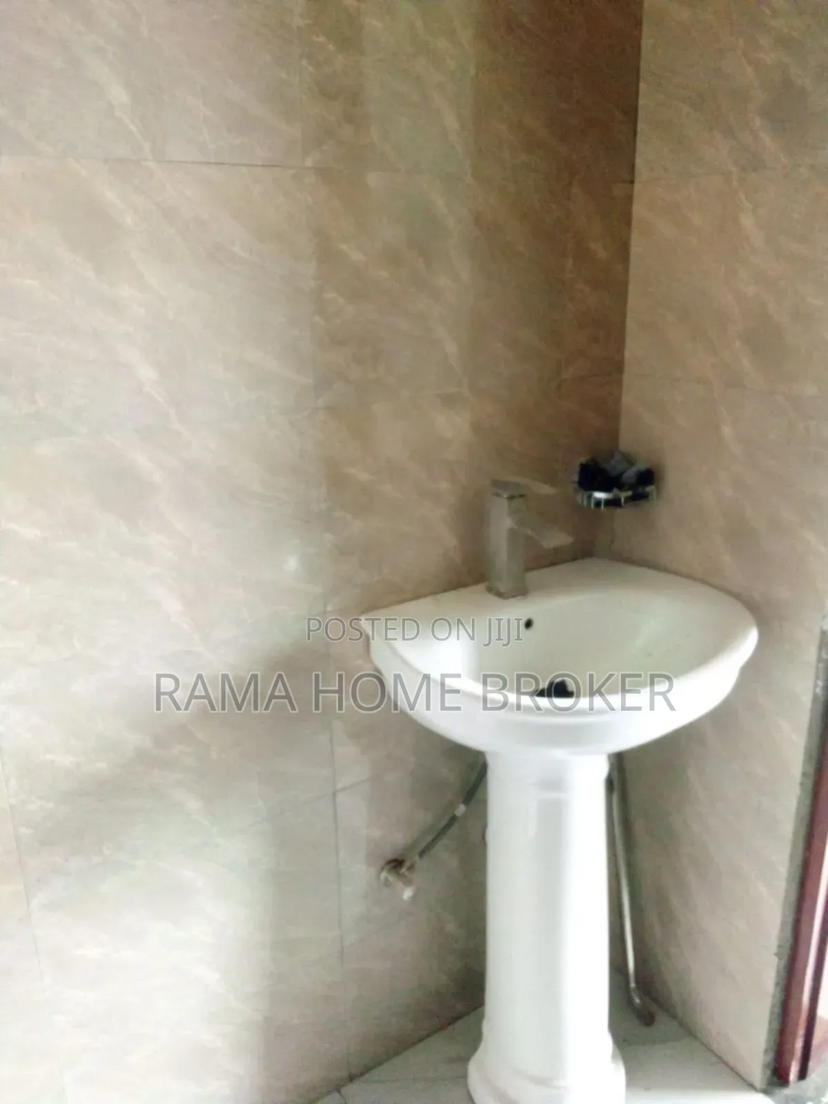 Furnished 5bdrm Apartment in አያት ጸበል, Yeka for sale