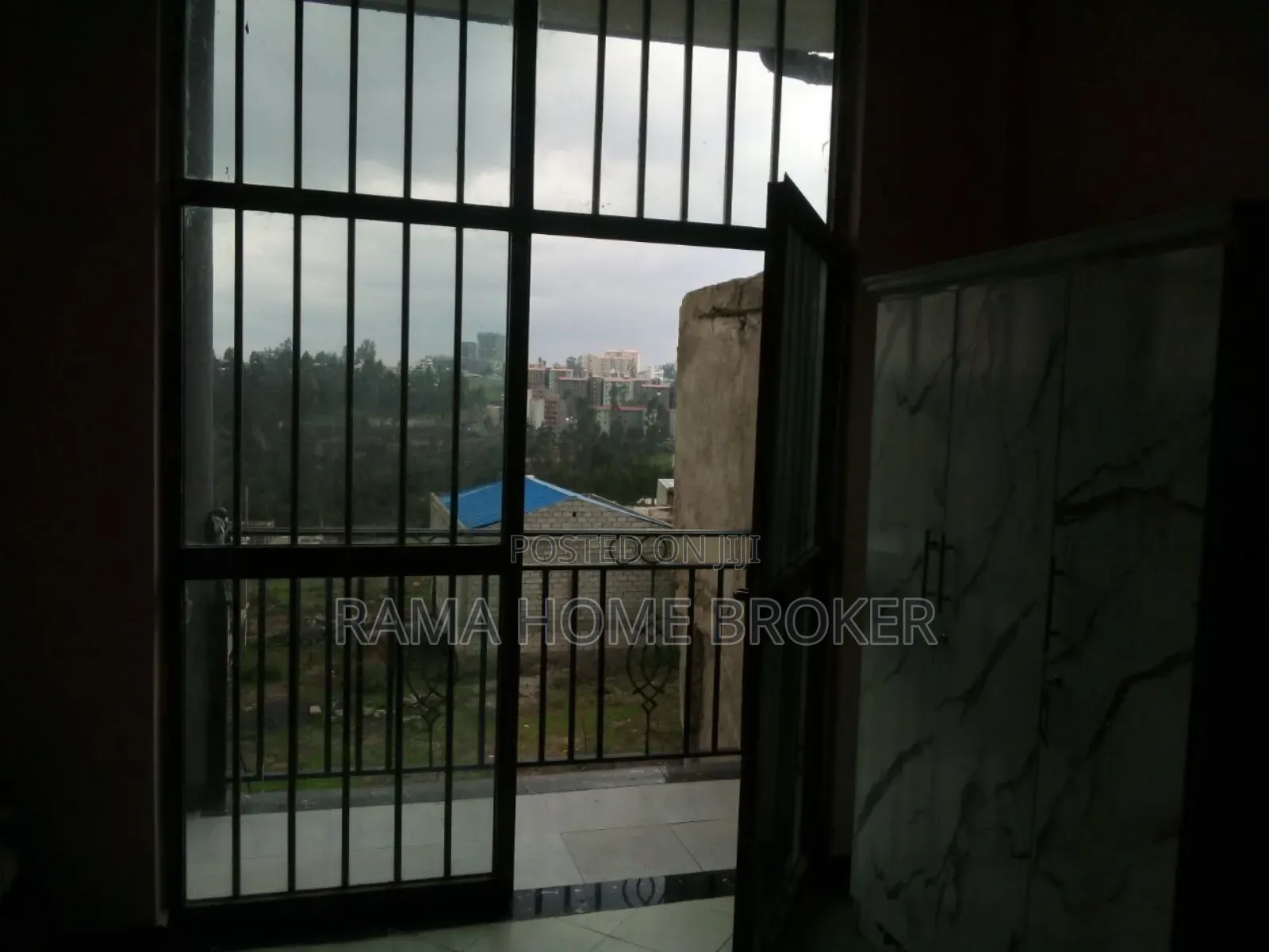 Furnished 5bdrm Apartment in አያት ጸበል, Yeka for sale