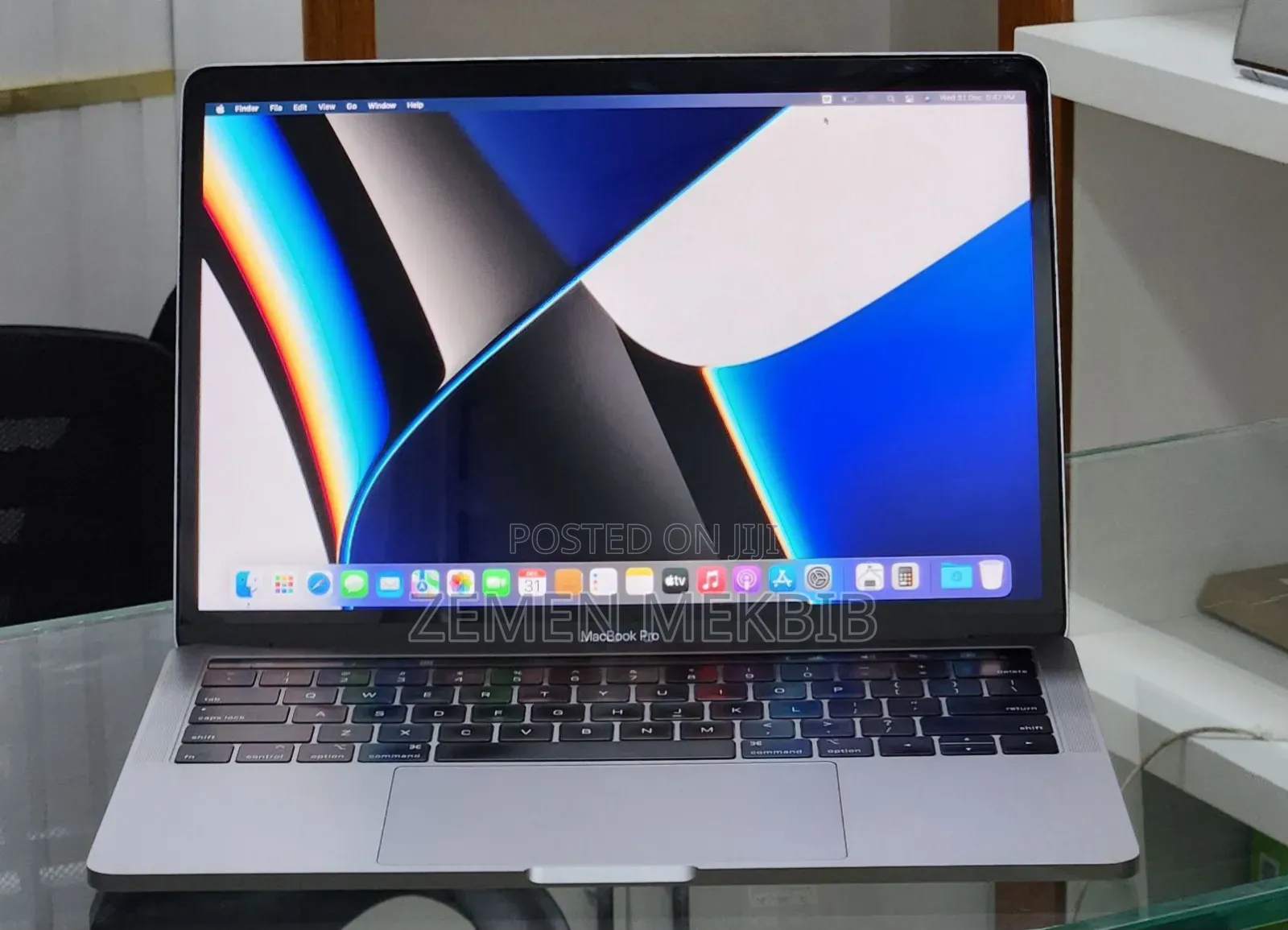New Laptop Apple MacBook Pro M1 16GB Intel Core i7 SSD 256GB