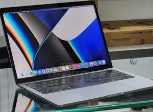 New Laptop Apple MacBook Pro M1 16GB Intel Core i7 SSD 256GB