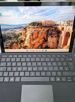 New Laptop Microsoft Surface 16GB Intel Core i7 SSD 256GB