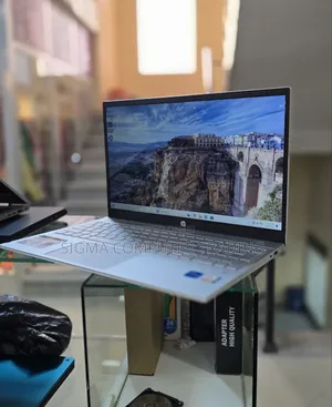 New Laptop HP Pavilion 15 8GB Intel Core i5 SSD 512GB