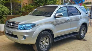 Toyota Fortuner 2009 Teal
