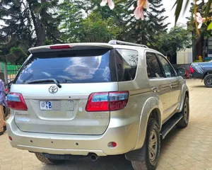 Toyota Fortuner 2009 Teal