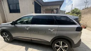 Peugeot 5008 2022 Teal