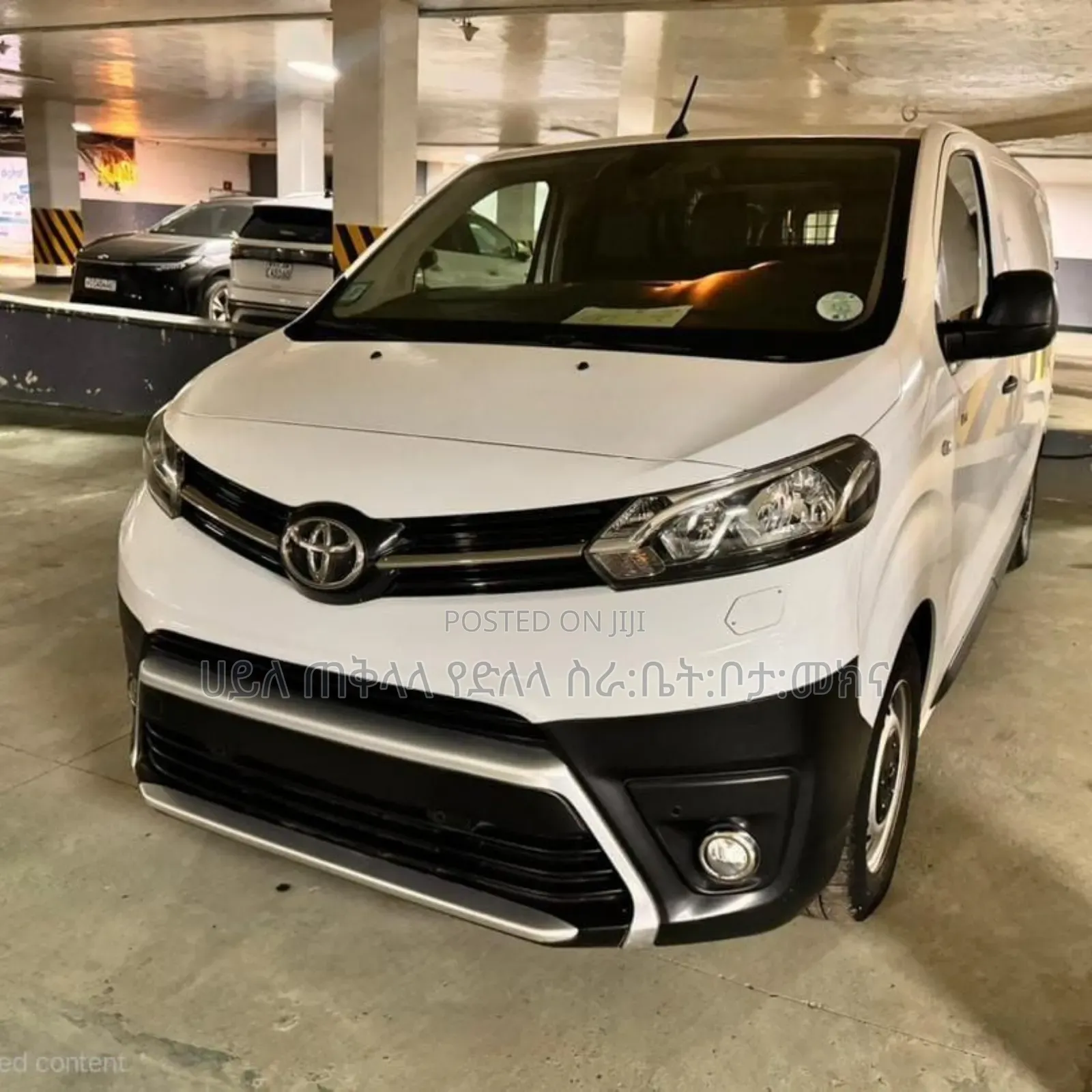 Toyota HiAce 2021 White