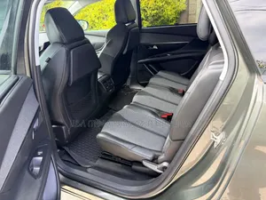 Peugeot 5008 2021 Teal