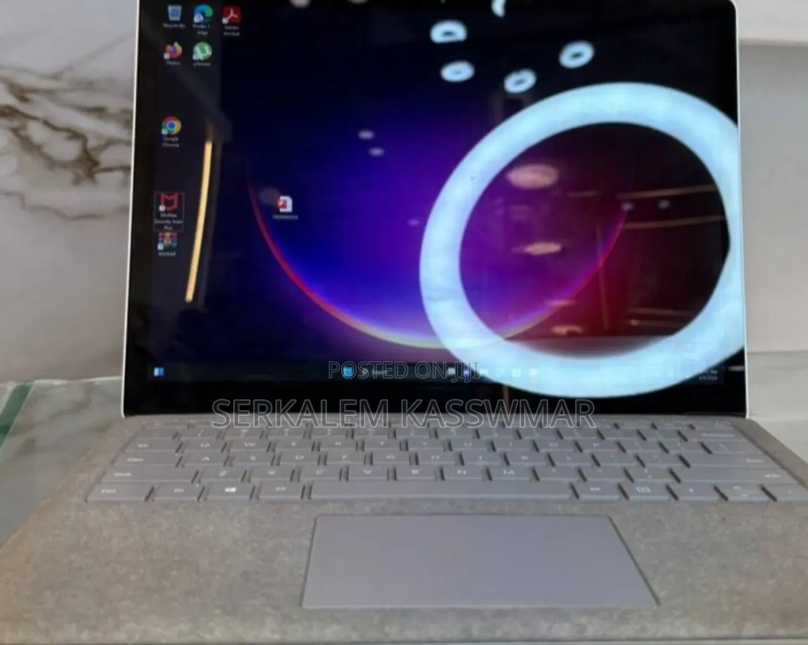 New Laptop Microsoft Surface 8GB Intel Core i5 SSD 256GB
