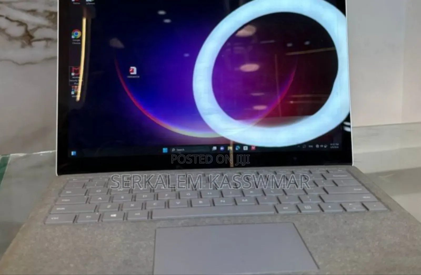 New Laptop Microsoft Surface 8GB Intel Core i5 SSD 256GB
