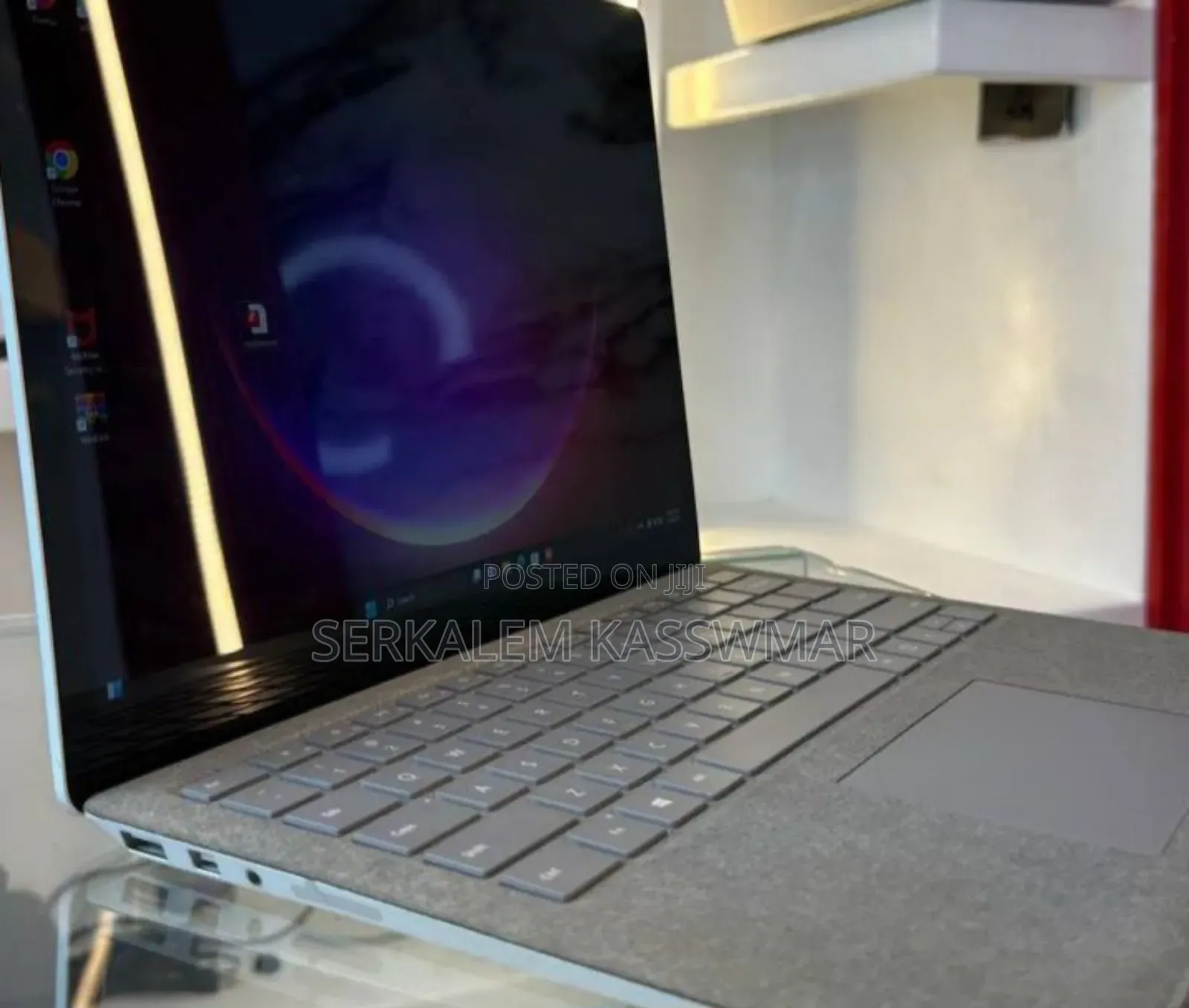 New Laptop Microsoft Surface 8GB Intel Core i5 SSD 256GB
