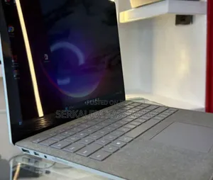 New Laptop Microsoft Surface 8GB Intel Core i5 SSD 256GB