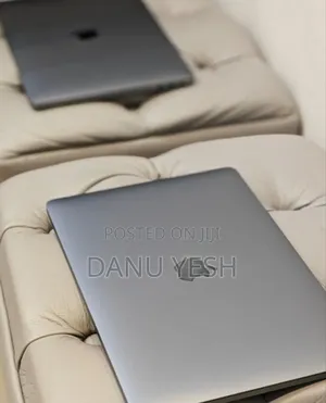 New Laptop Apple MacBook Pro 2019 16GB Intel Core i7 SSD 256GB