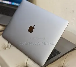 New Laptop Apple MacBook Pro 2019 16GB Intel Core i7 SSD 256GB