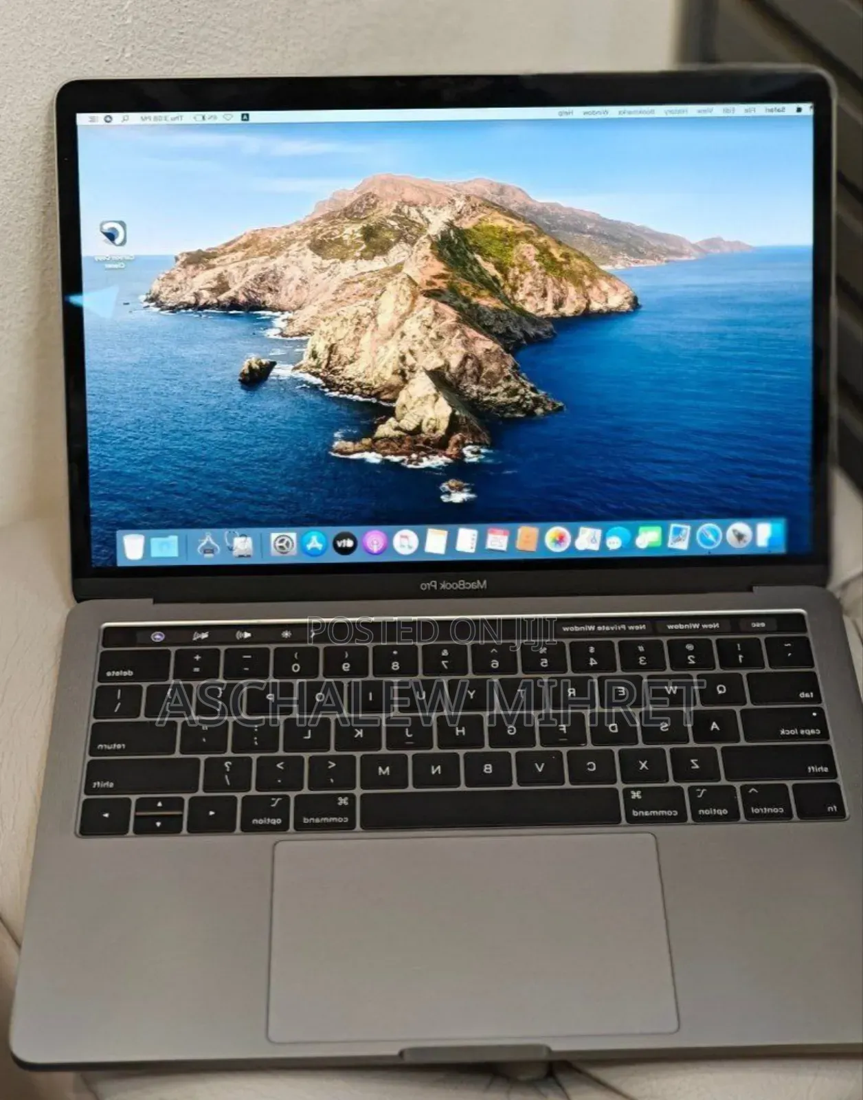New Laptop Apple MacBook Pro 2019 16GB Intel Core i7 SSD 256GB