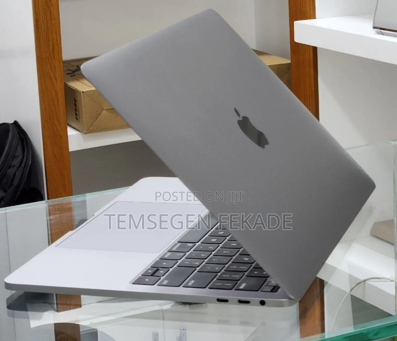 New Laptop Apple MacBook Pro 2020 M1 16GB Apple M1 Pro SSD 256GB