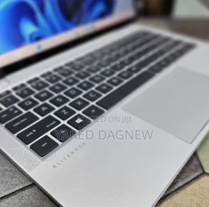 New Laptop HP EliteBook 1040 G8 16GB Intel Core i7 SSD 512GB