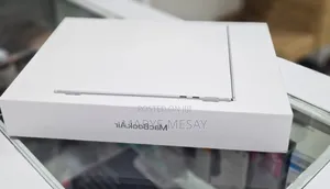 New Apple MacBook Air 2025 M4 13-inch 16GB Intel Core i5 SSD 512GB