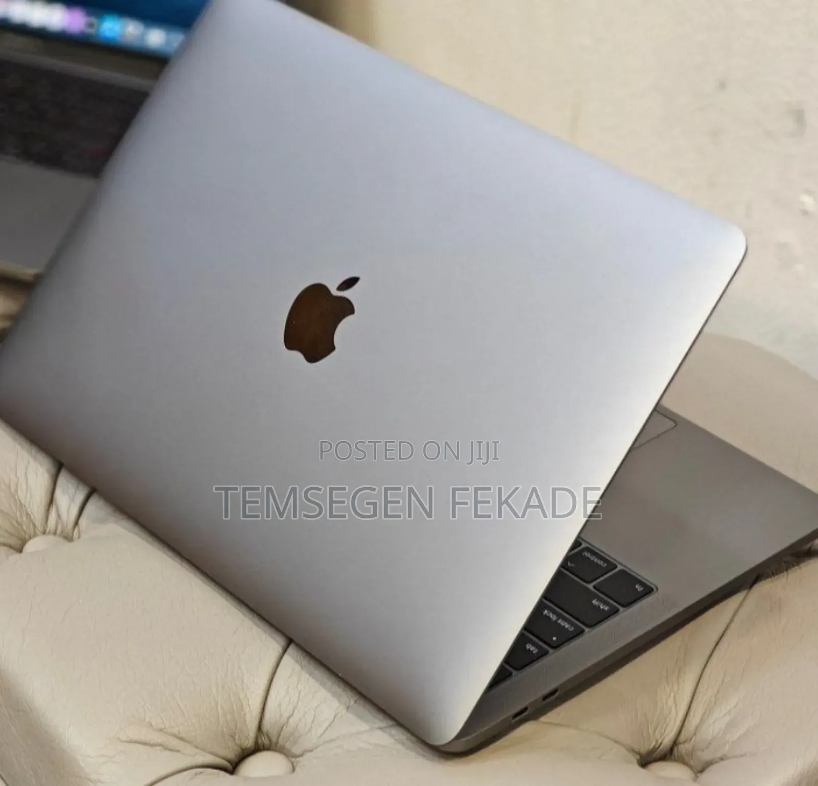 New Laptop Apple MacBook Pro 2019 16GB Intel Core i7 SSD 256GB