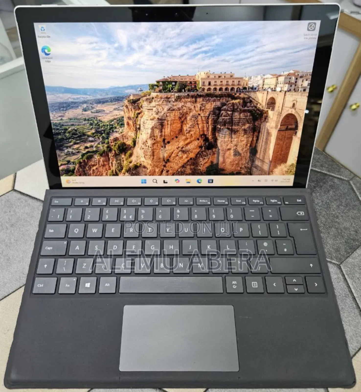 New Laptop Microsoft Surface Pro 7 16GB Intel Core i7 SSD 256GB