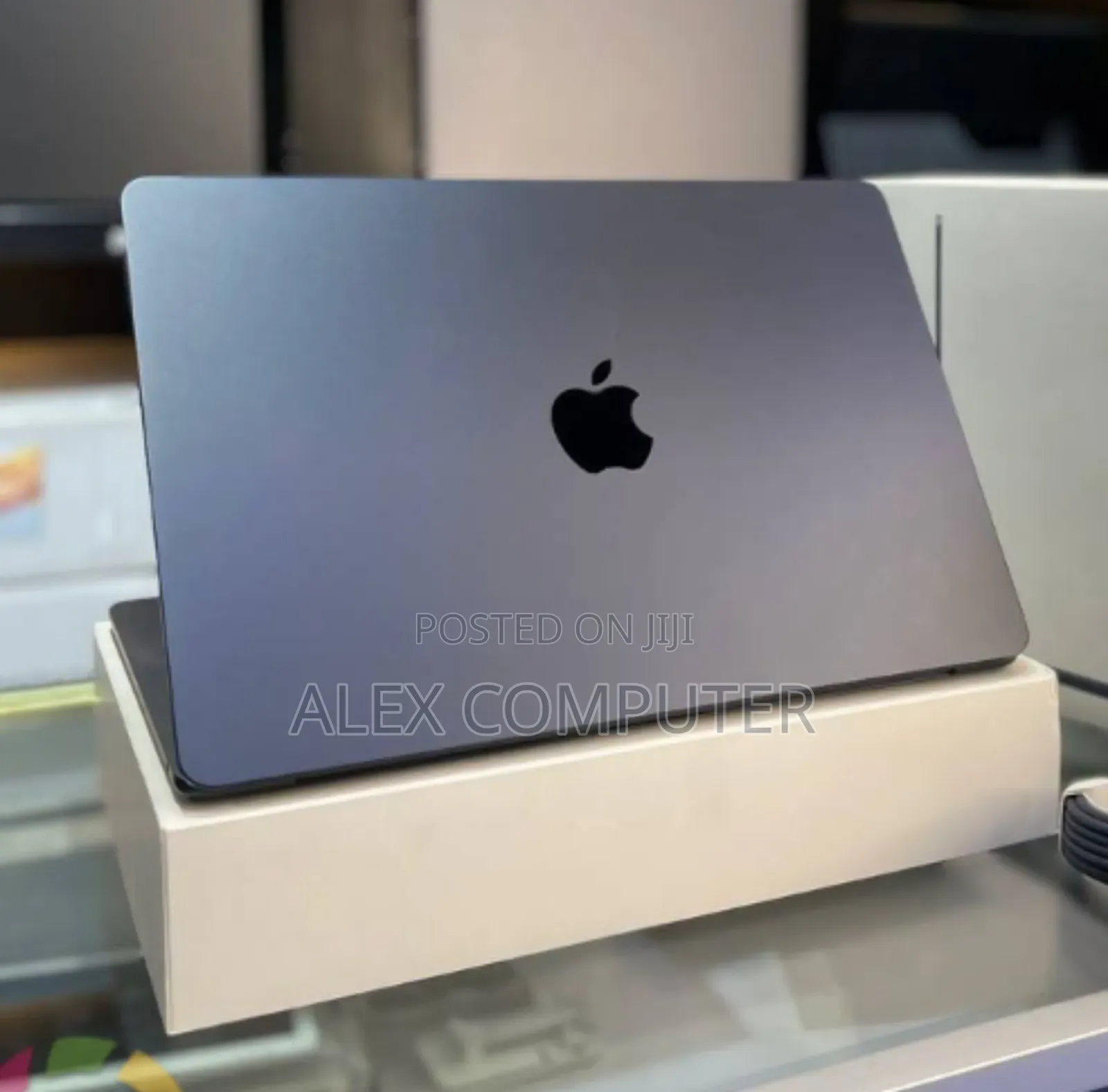 New Laptop Apple MacBook Air 2025 M4 13-inch 16GB Apple M4 SSD 512GB