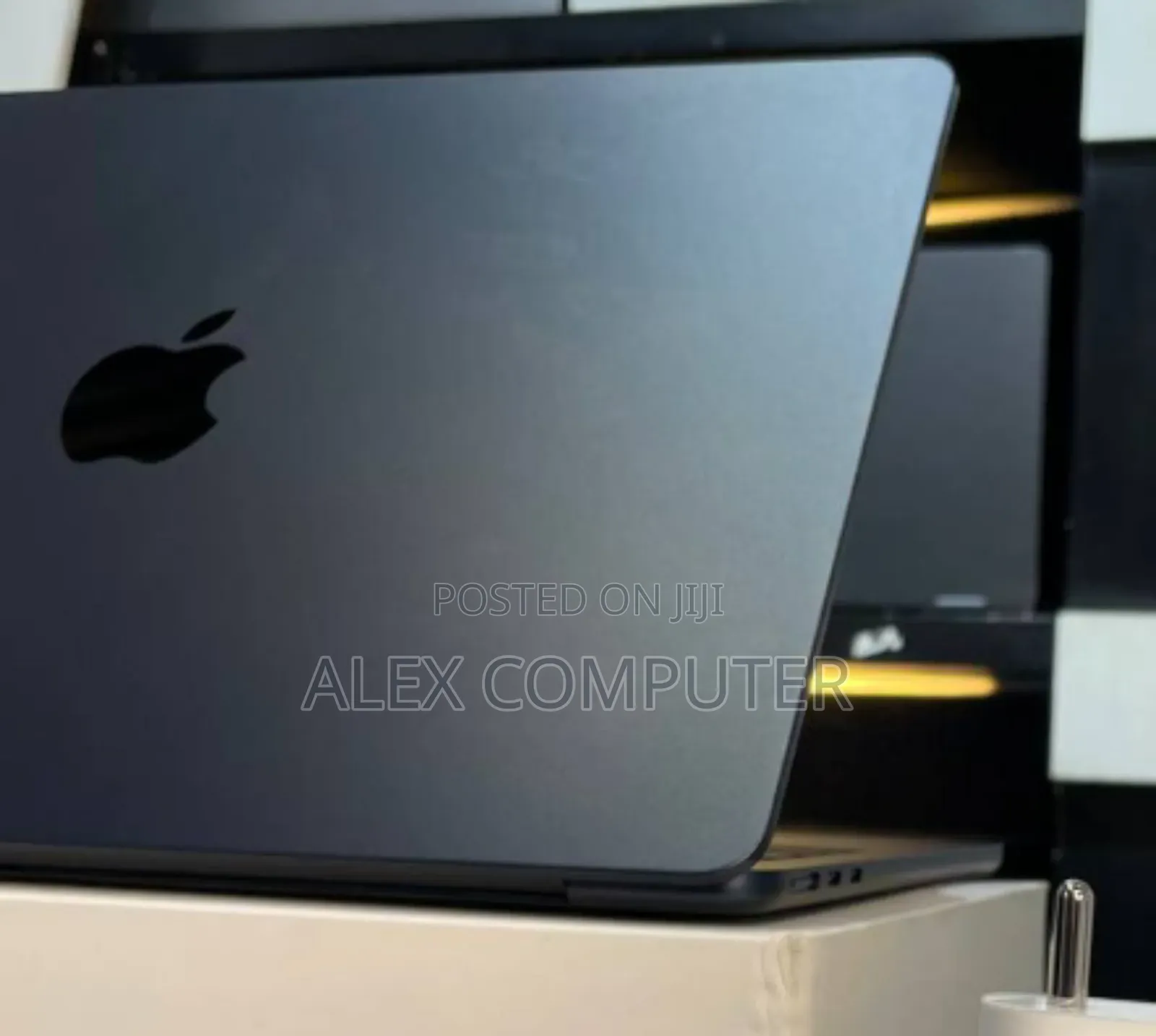 New Laptop Apple MacBook Air 2025 M4 13-inch 16GB Apple M4 SSD 512GB