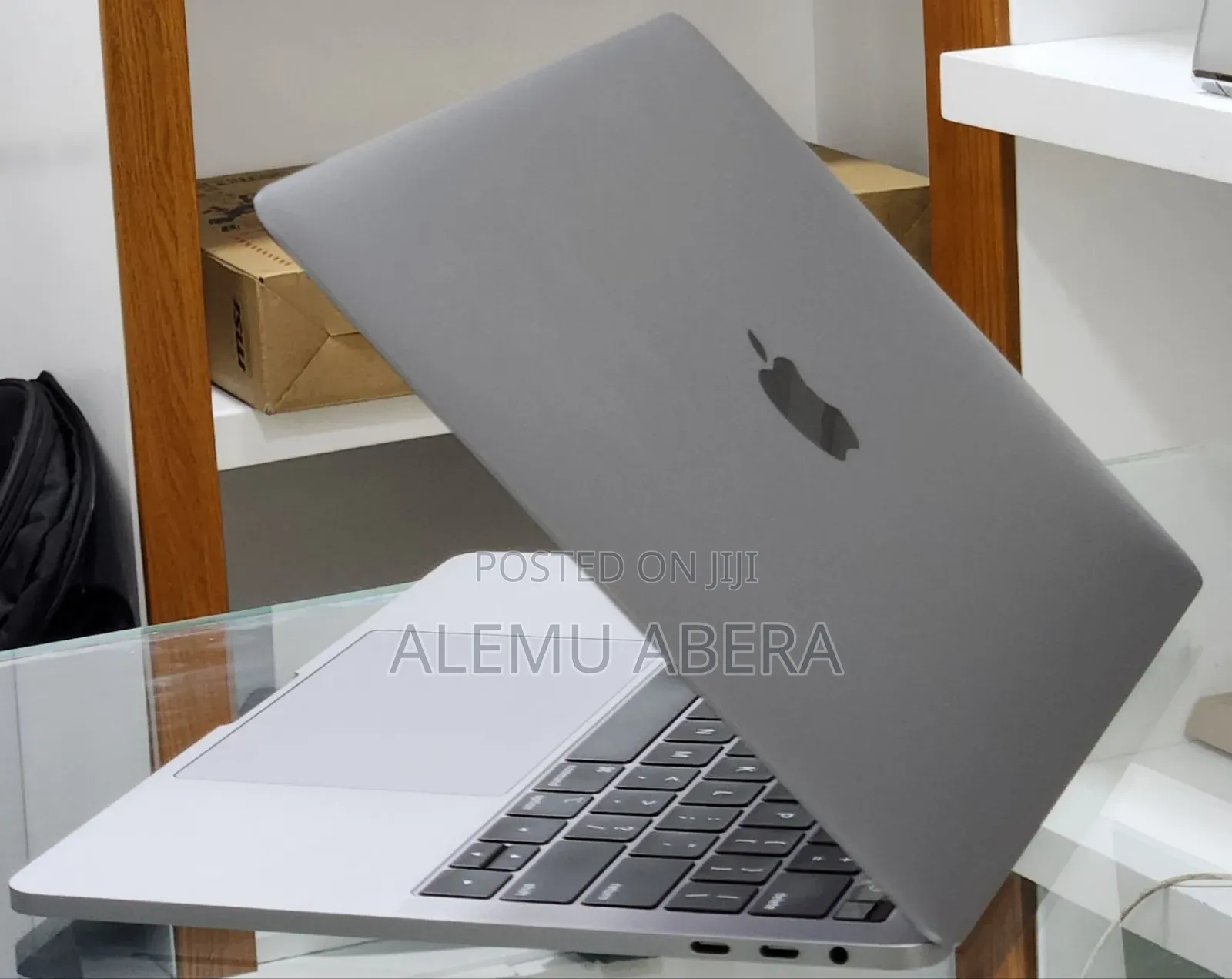 New Laptop Apple MacBook Air 2024 M3 13-inch 16GB Apple M3 SSD 512GB