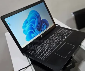 New Laptop HP Pavilion 15 8GB Intel Core i7 SSD 256GB