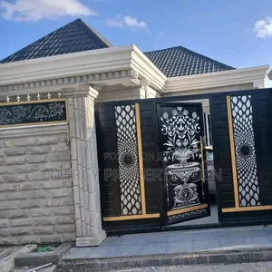 5bdrm House in Yeka for sale