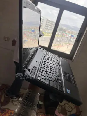 Laptop Toshiba Satellite C665 4GB Intel Core i3 HDD 500GB
