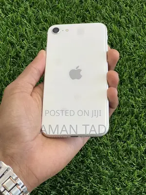 New Apple iPhone SE (2022) 64 GB White