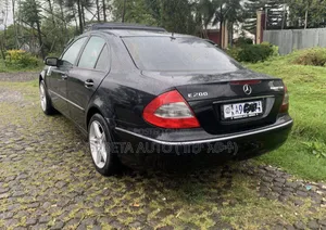Mercedes-Benz E200 2006