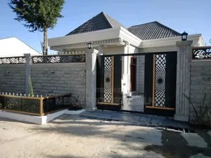 5bdrm House in Yeka for sale
