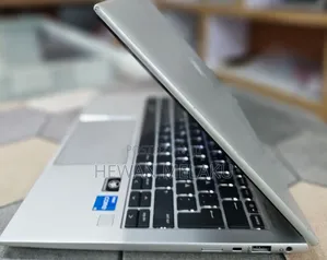 New Laptop HP EliteBook 830 G9 16GB Intel Core i5 SSD 512GB