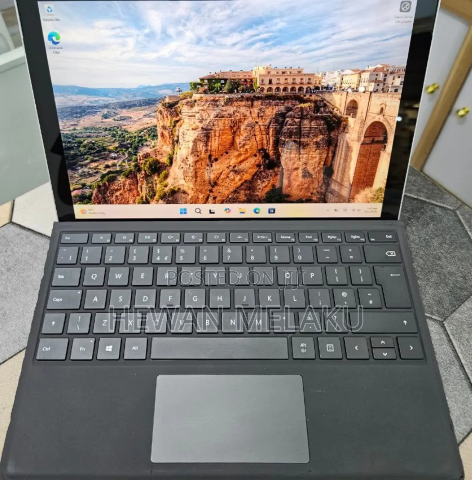 New Laptop Microsoft Surface Pro 7 16GB Intel Core i7 SSD 256GB