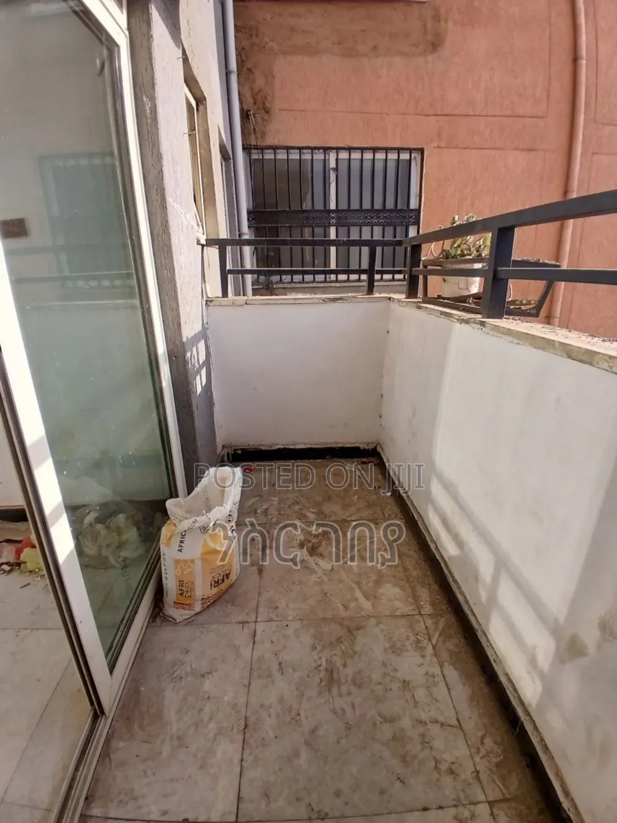 Furnished 2bdrm Condo in Ayat Ayer Menged, Yeka for rent