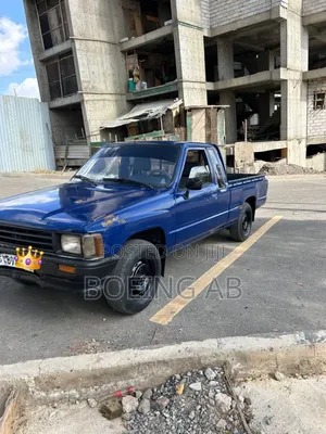 Toyota Hilux 1987 Blue