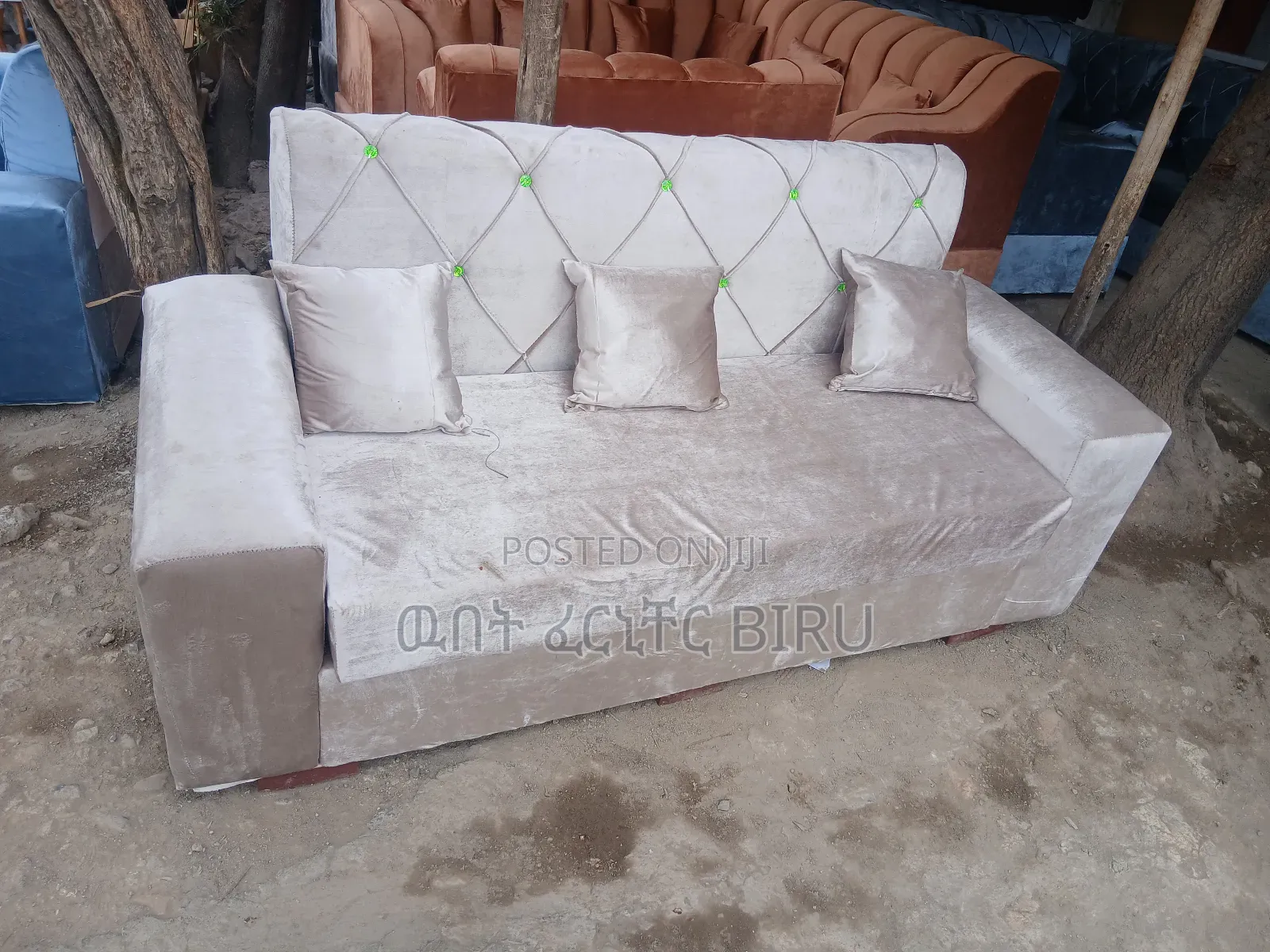 ባለ 3 ሶፋ በጥራት የተሰራ 12500